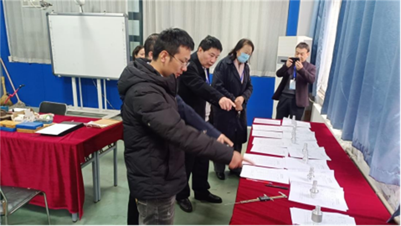 我院職業(yè)技能等級認(rèn)定站完成2022級畢業(yè)生職業(yè)技能等級認(rèn)�?64.png